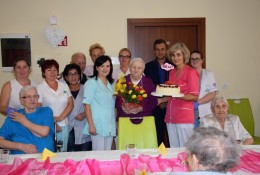Urodziny  Pani Sabiny - pensjonariuszki Waligóry.  - zdjęcie 0 